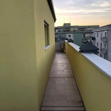 Attico Con Terrazza A Cagliari. Apartamento *